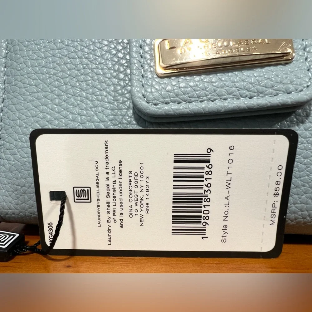 LAUNDRY by Shelli Segal NWT Light Blue Wallet Zippered Pocket Card Slots $58msrp